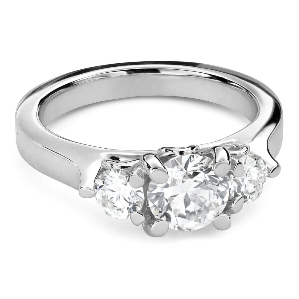 Engagement ring with brilliant "Unforgettable 13"