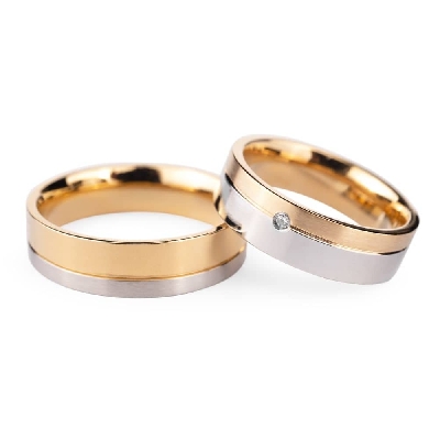 Golden wedding rings with diamonds "VMA 135"