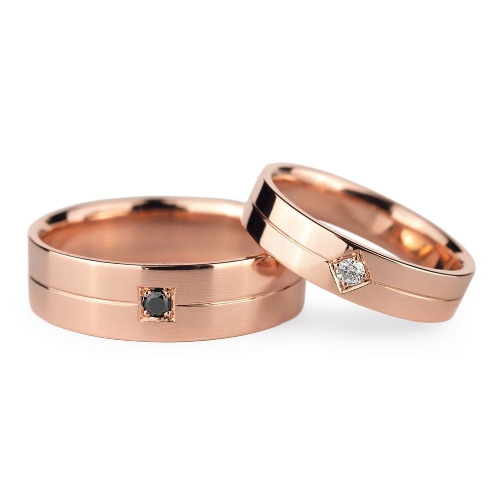 Golden wedding rings with diamonds "VMA 63"