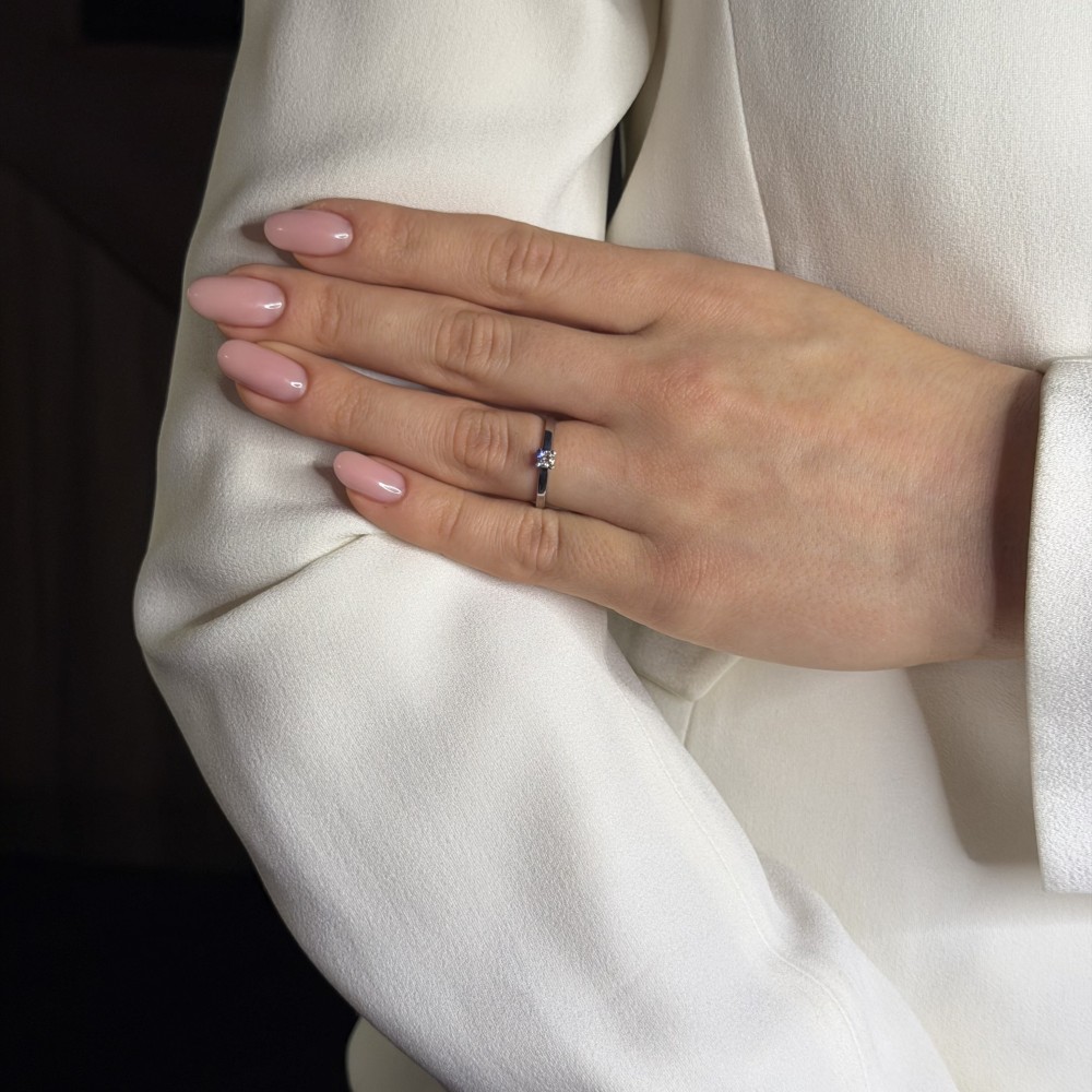 Engagement ring with brilliant "Goddess 1"