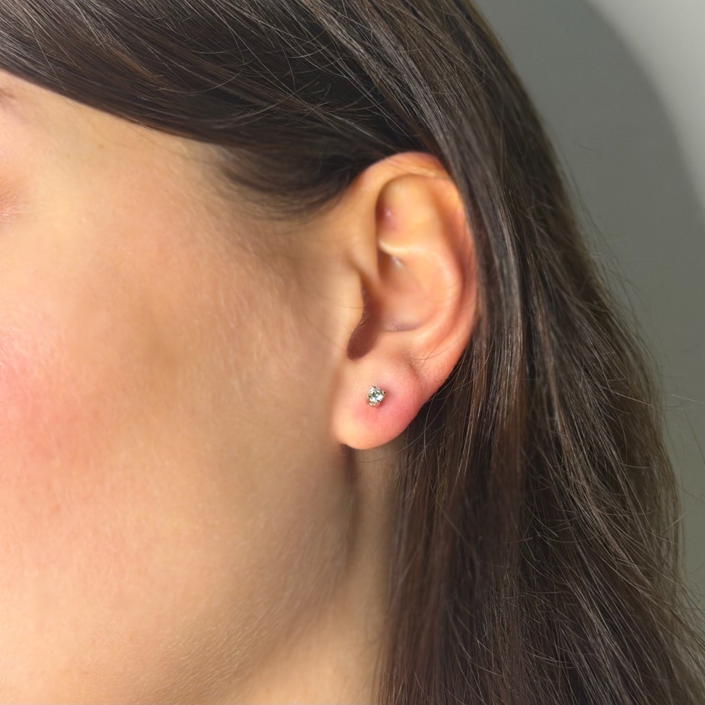 Gold earrings with brilliants "Classic 4"