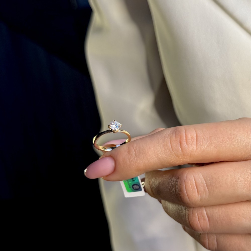 Engagement ring with brilliant "The only one 67"