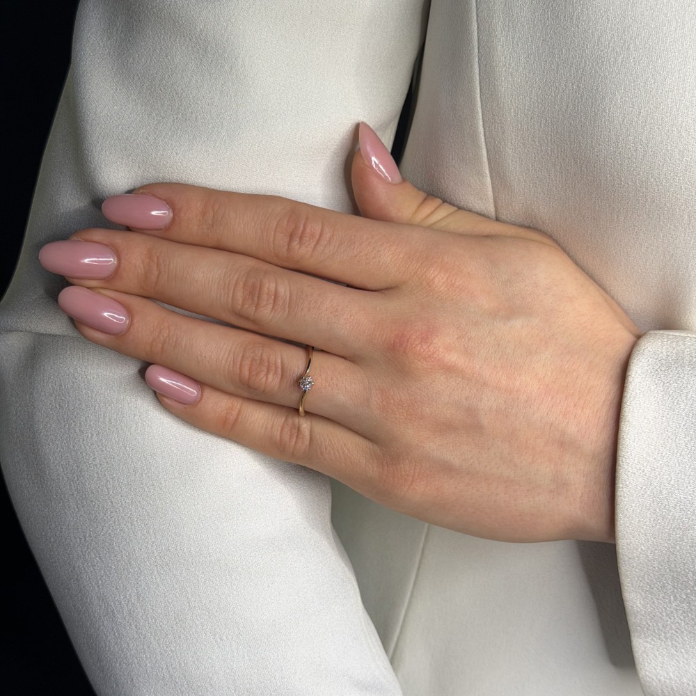 Engagement ring with brilliant "In love 17"