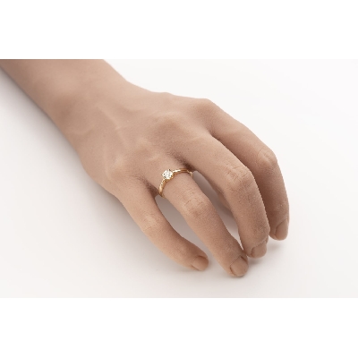 Gold ring with brilliant diamond "In love 101"
