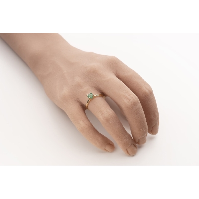 Engagement ring with gemstones "Emerald 30"