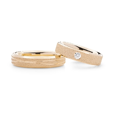 Golden wedding rings with diamonds "VKA 350"