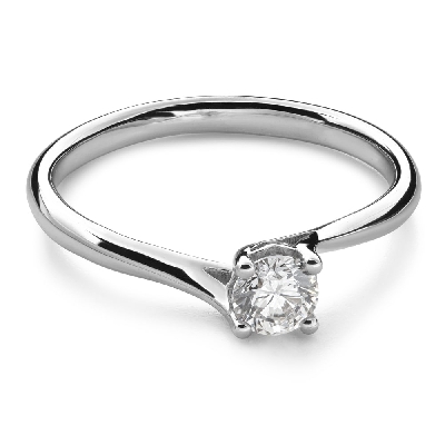 Engagement ring with brilliant "In love 146"