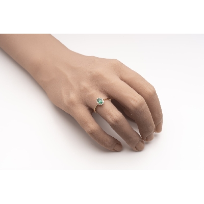 Gold ring with gemstones "Emerald 66"